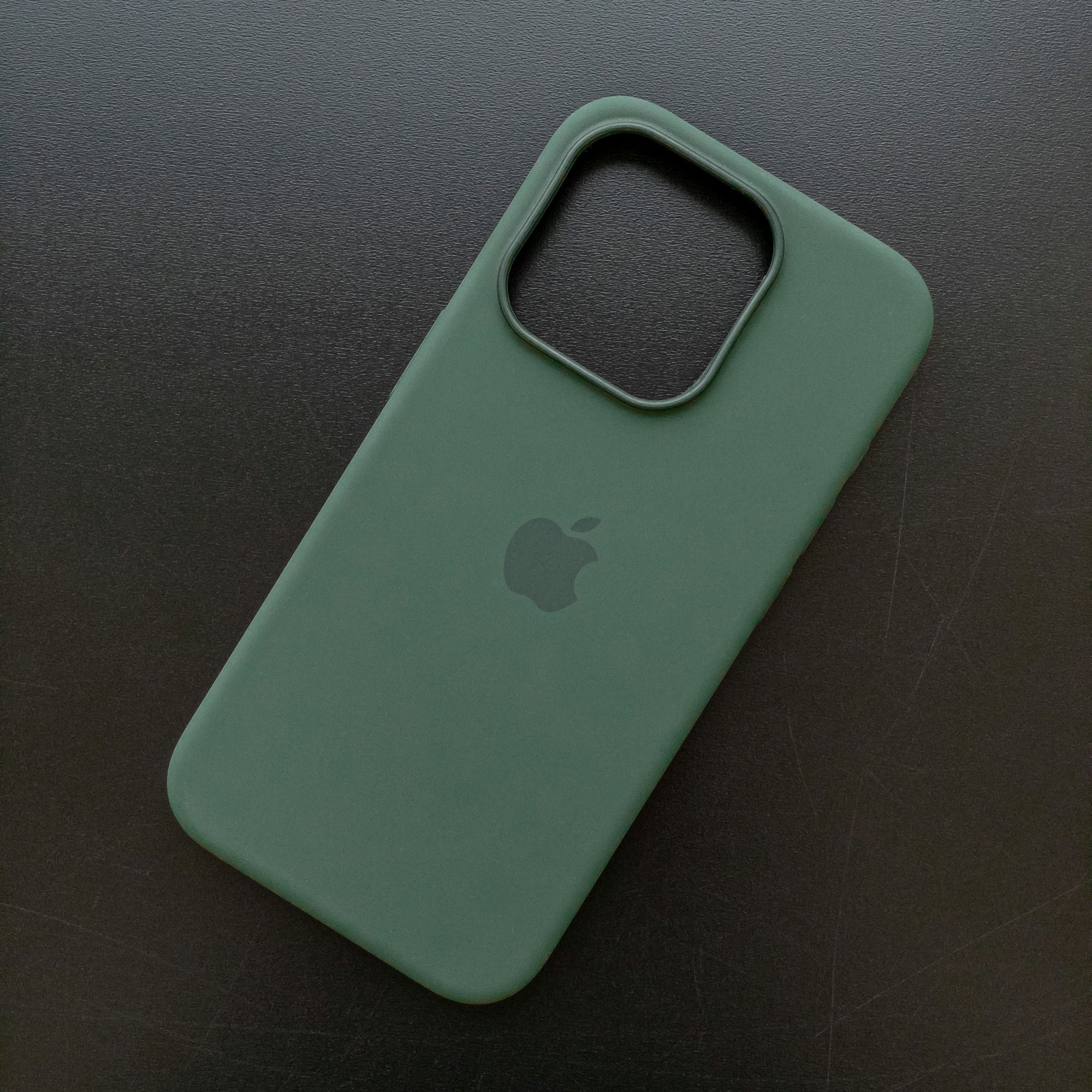 Чехол iPhone 15 Pro Silicone Case (MagSafe) Cypress