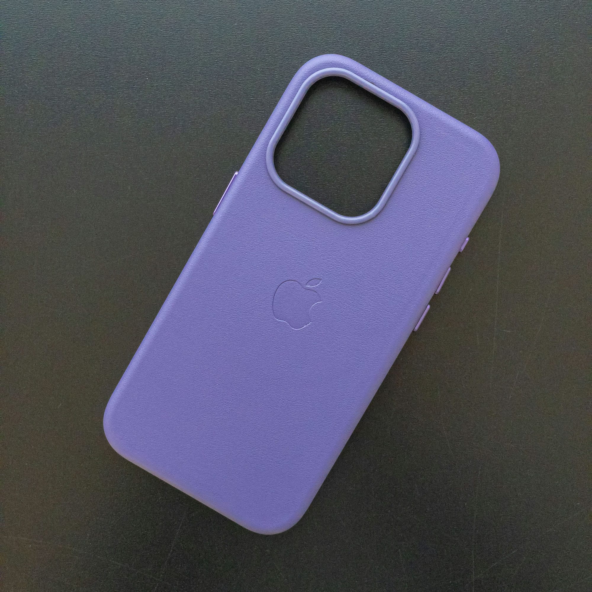 Чехол iPhone 15 Pro Leather Case (MagSafe) Lavender