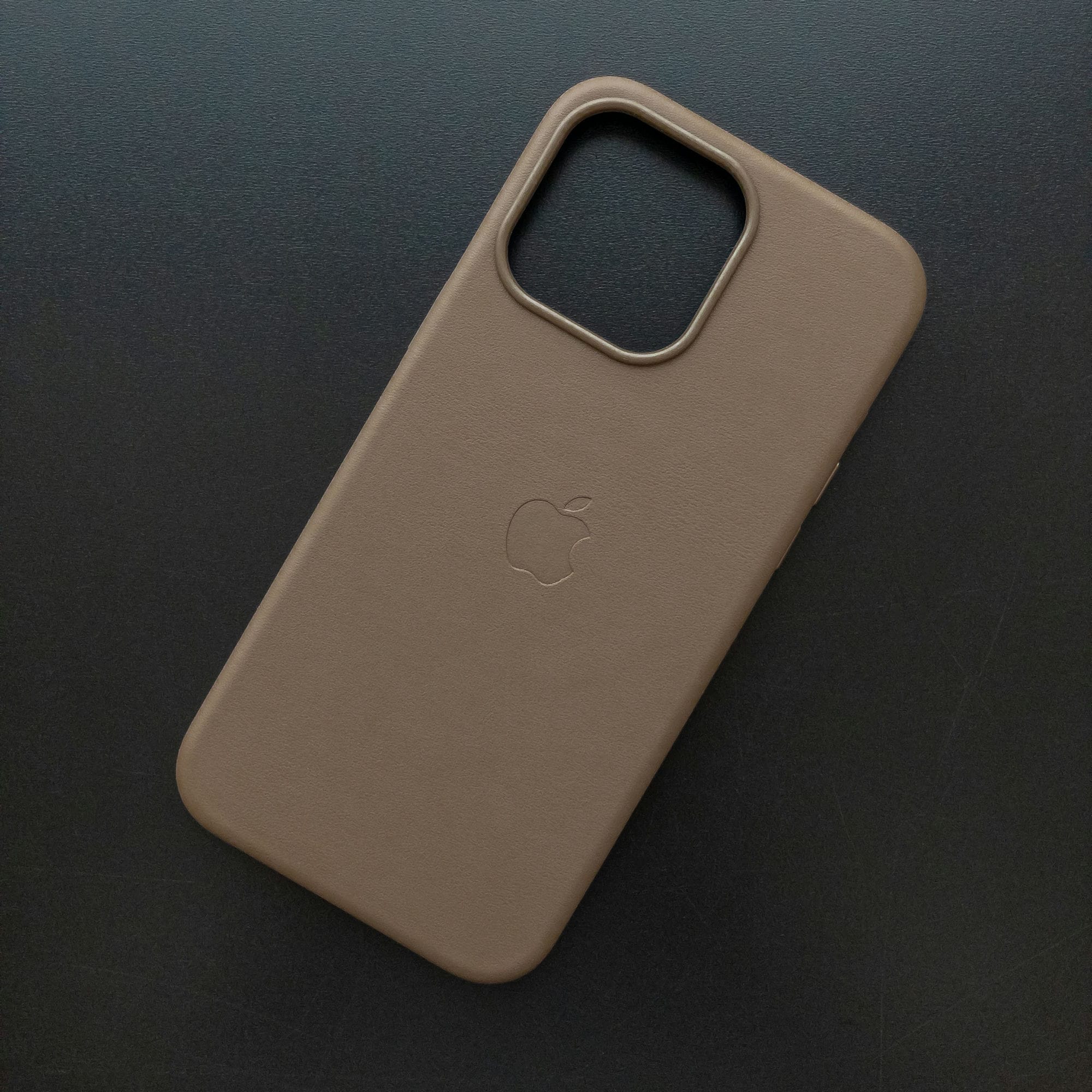 Чехол iPhone 15 Pro Max Leather Case (MagSafe) Bronze