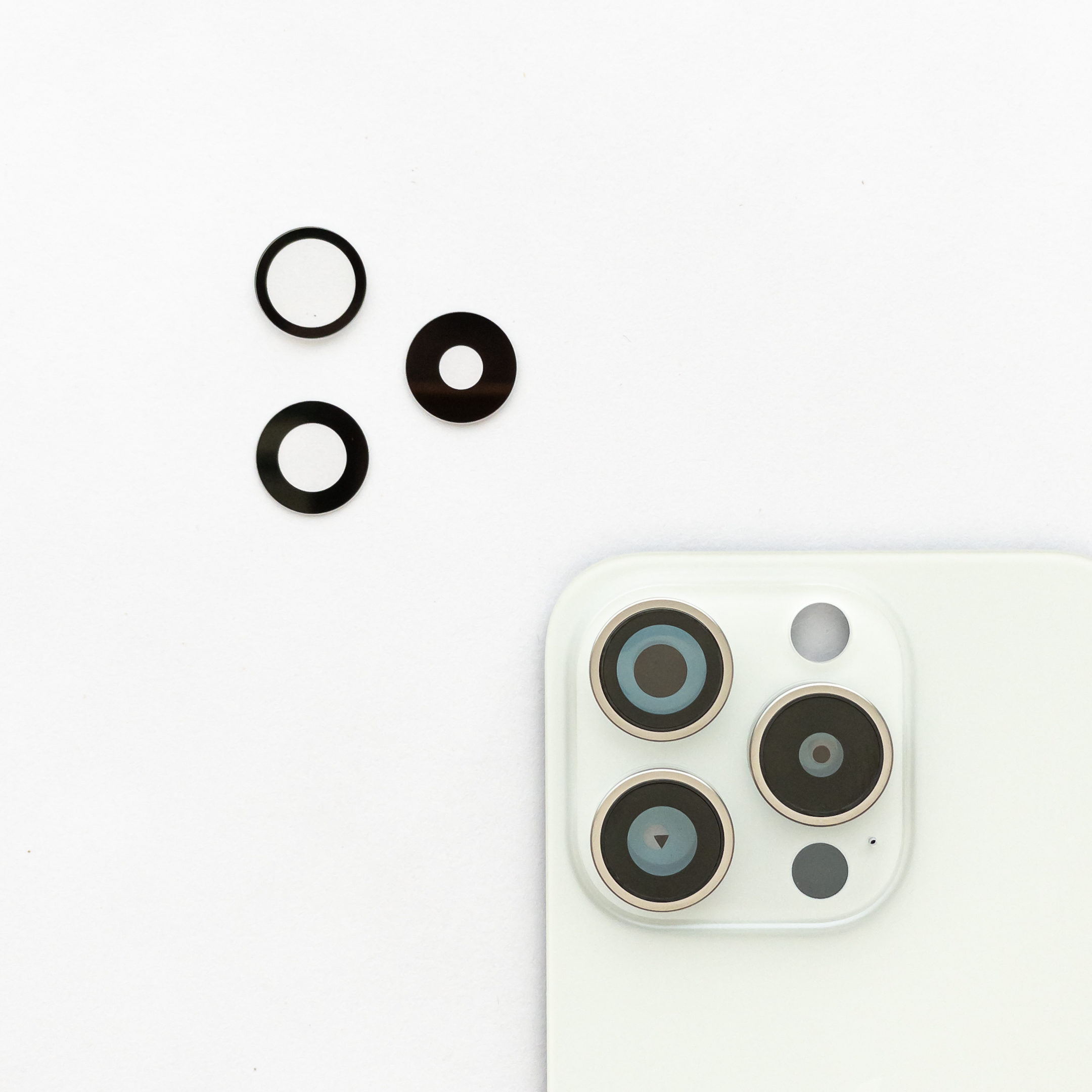 Глазок камеры iPhone 15 Pro