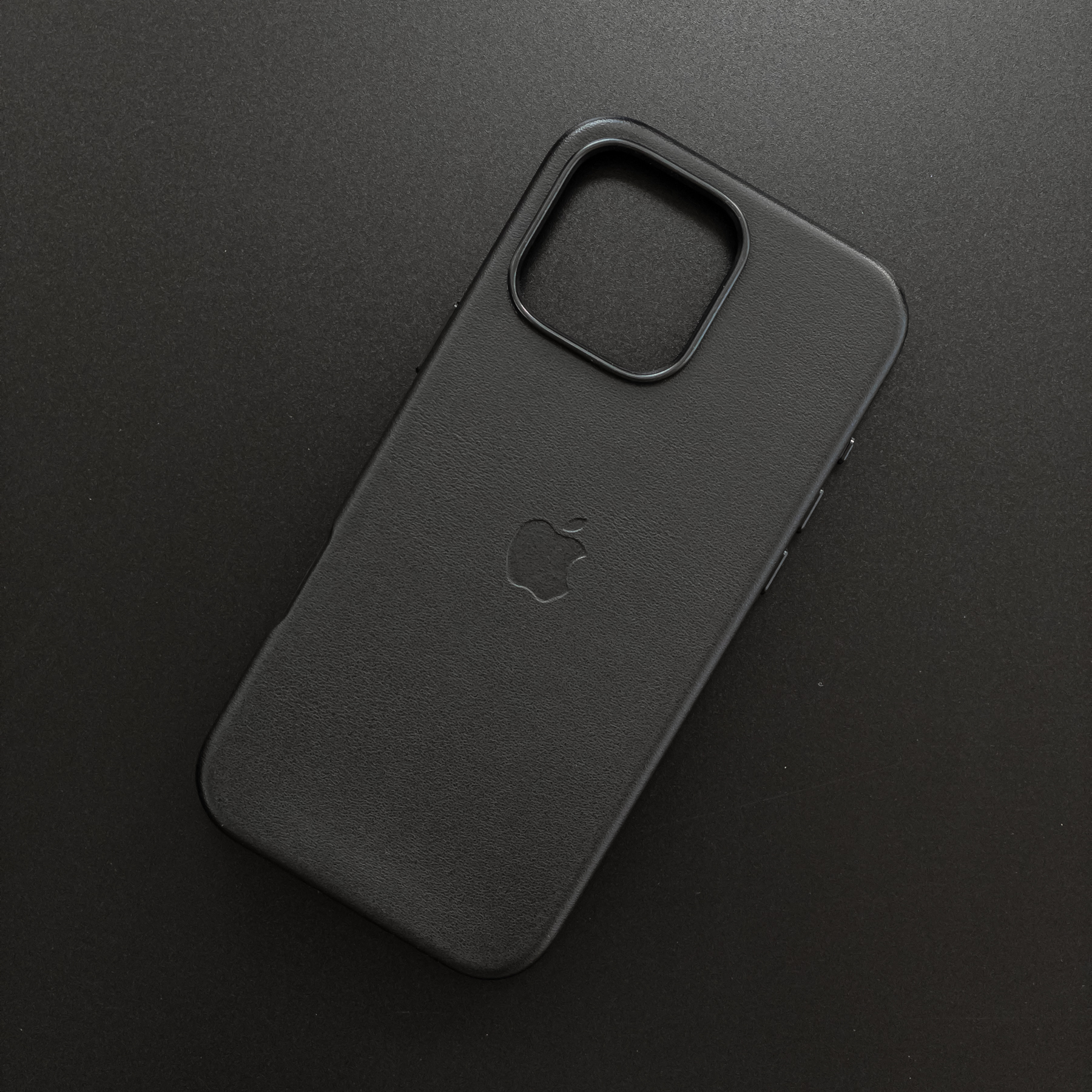 Чехол iPhone 16 Pro Max Leather Case (MagSafe) Black