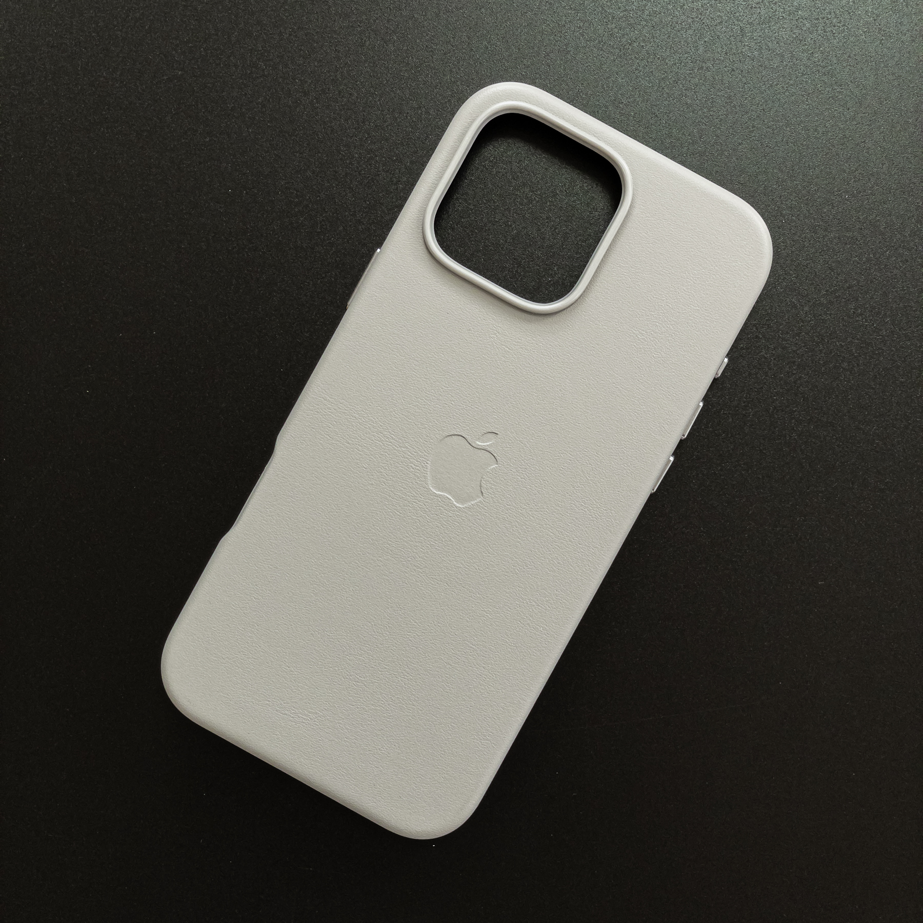 Чехол iPhone 16 Pro Max Leather Case (MagSafe) Moonstone