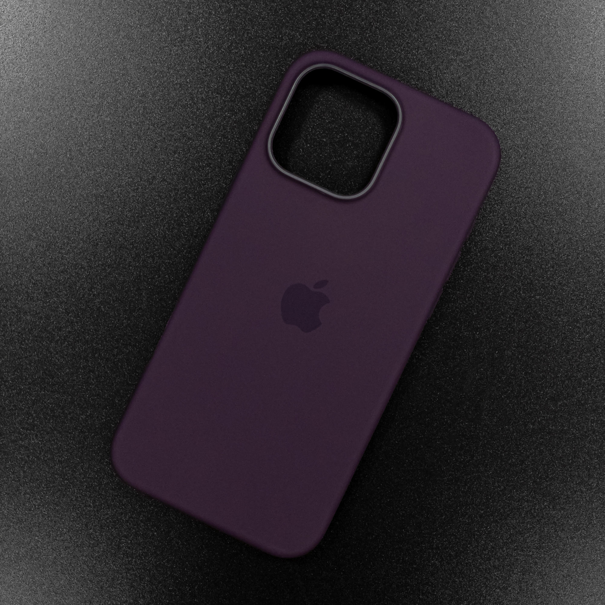 Чехол iPhone 16 Pro Max Silicone Case (MagSafe) Plum