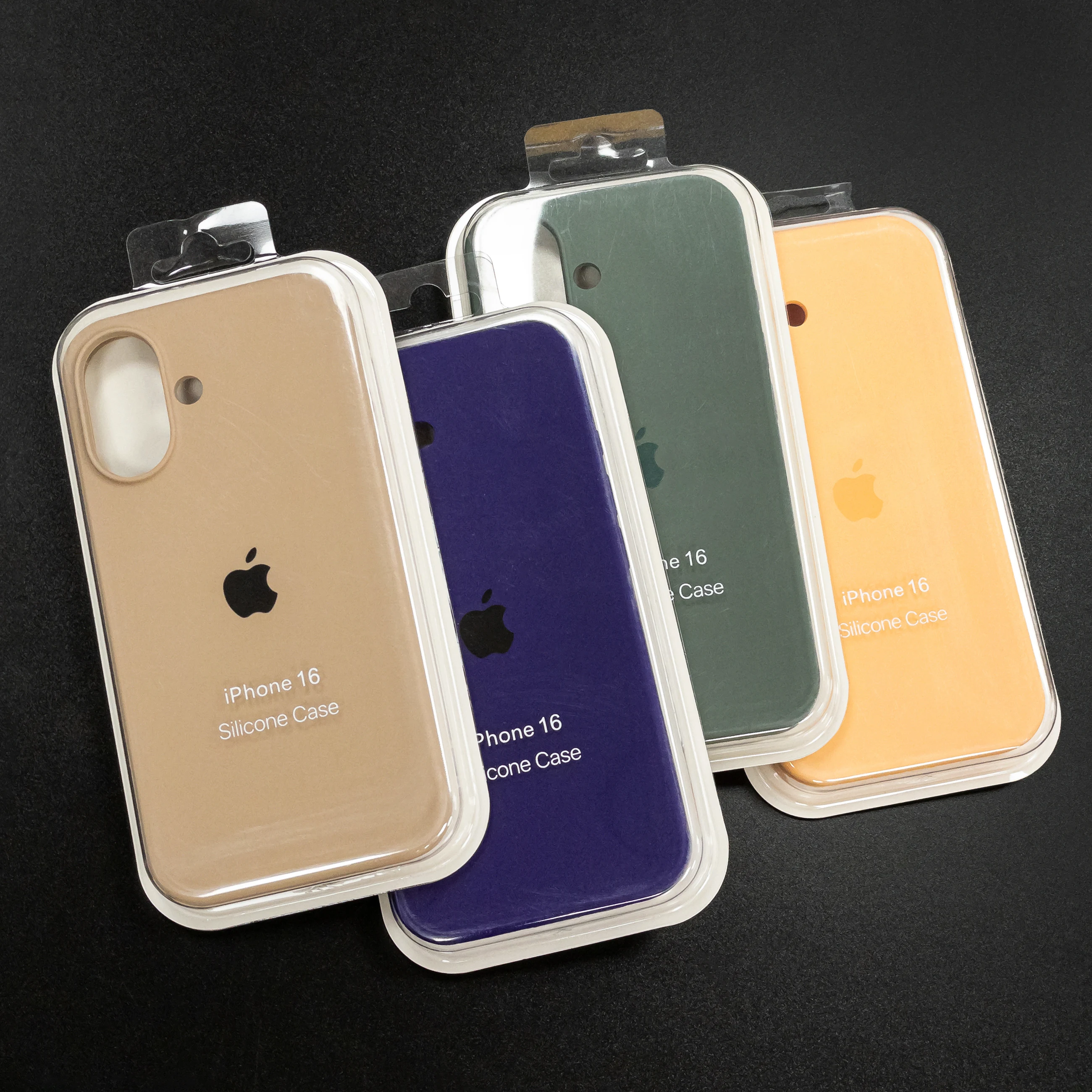 Чехольчики на iPhone 16