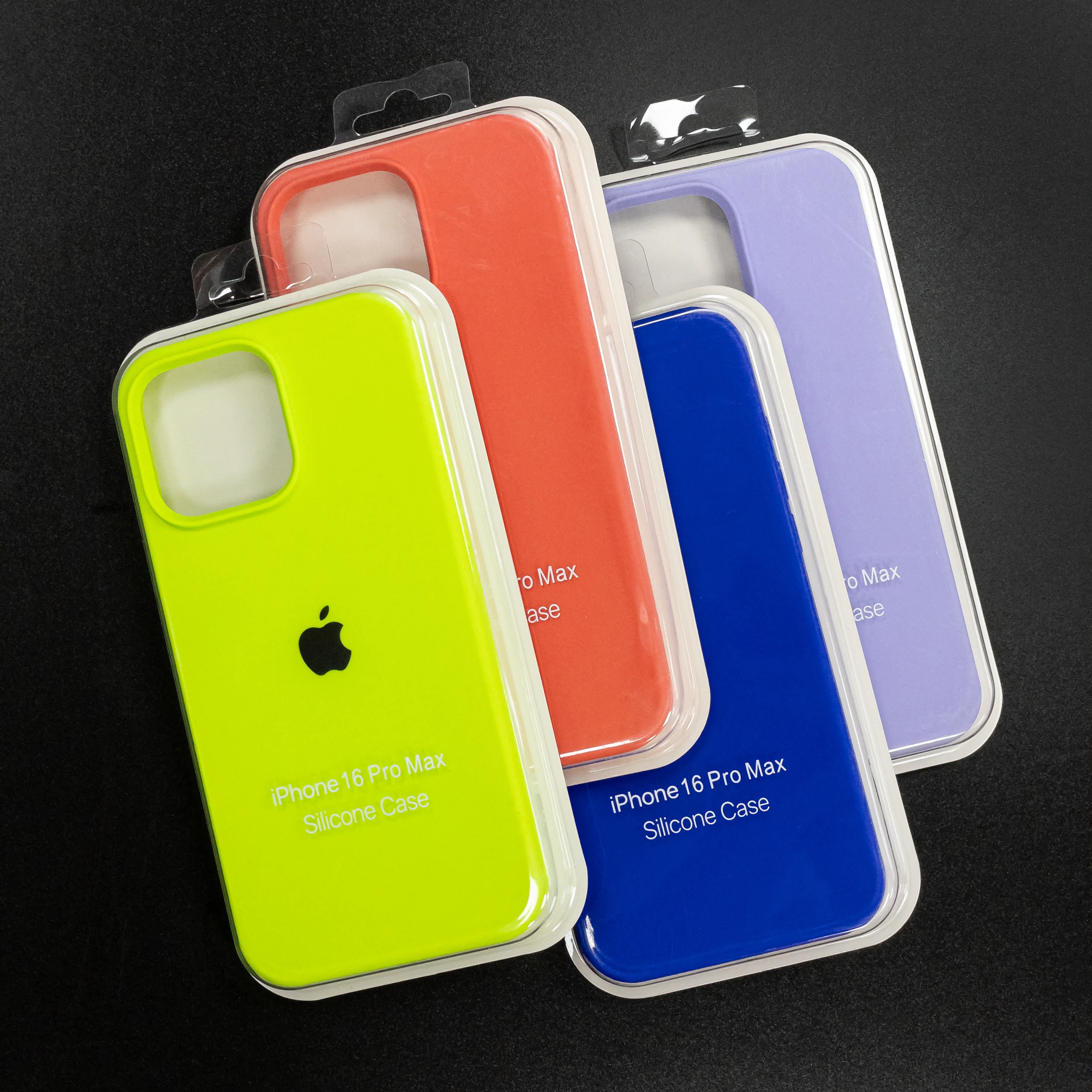 Чехольчики на iPhone 16 Pro Max