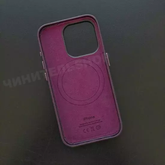 Чехол iPhone 15 Pro Leather Case (MagSafe) Dark Cherry