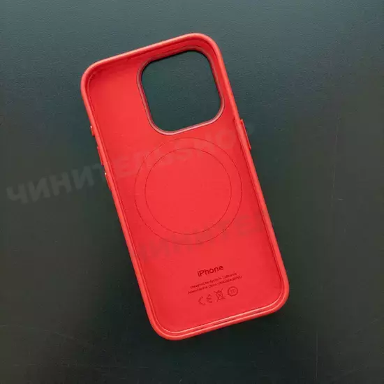 Чехол iPhone 15 Pro Leather Case (MagSafe) Red