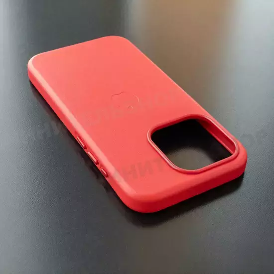 Чехол iPhone 15 Pro Leather Case (MagSafe) Red