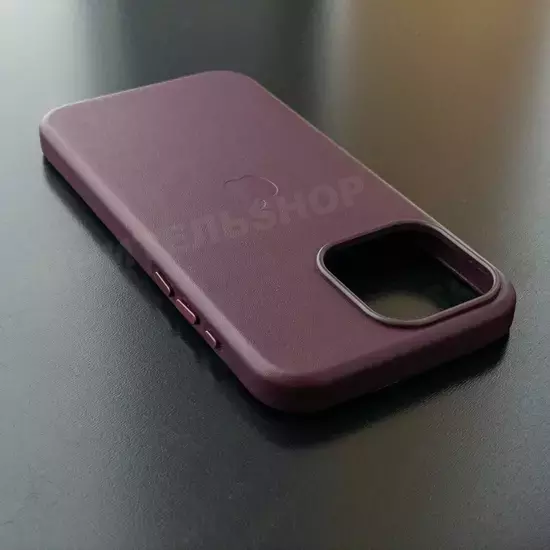 Чехол iPhone 15 Pro Max Leather Case (MagSafe) Dark Cherry