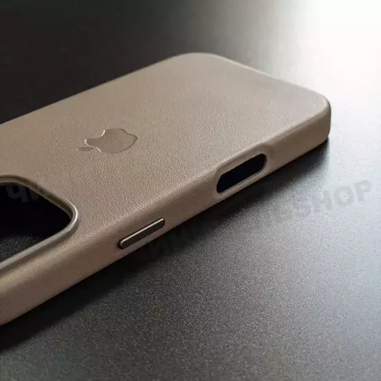 Чехол iPhone 16 Pro Leather Case (MagSafe) Bronze