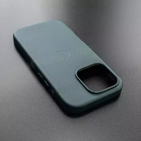 Чехол iPhone 16 Pro Leather Case (MagSafe) Marine Green