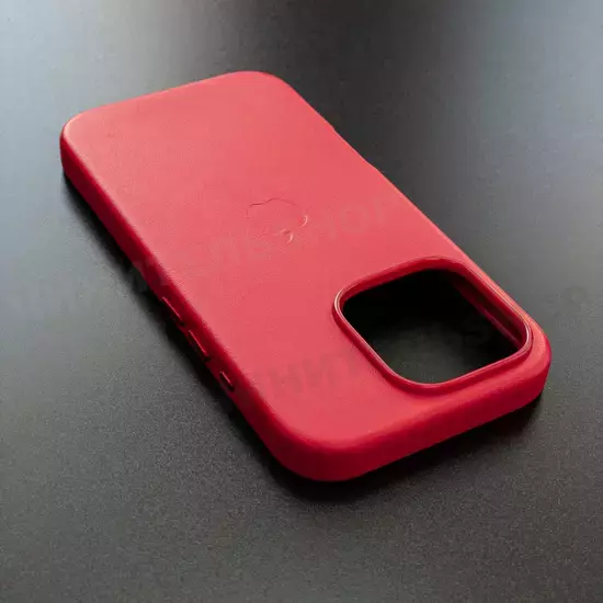 Чехол iPhone 16 Pro Leather Case (MagSafe) Red