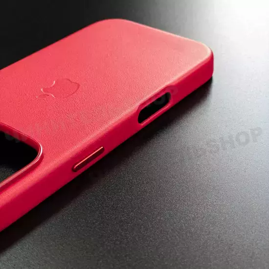 Чехол iPhone 16 Pro Leather Case (MagSafe) Red
