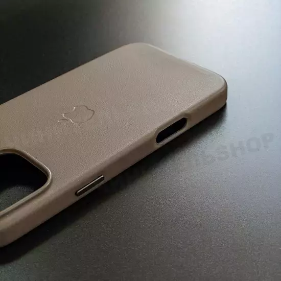 Чехол iPhone 16 Pro Max Leather Case (MagSafe) Bronze