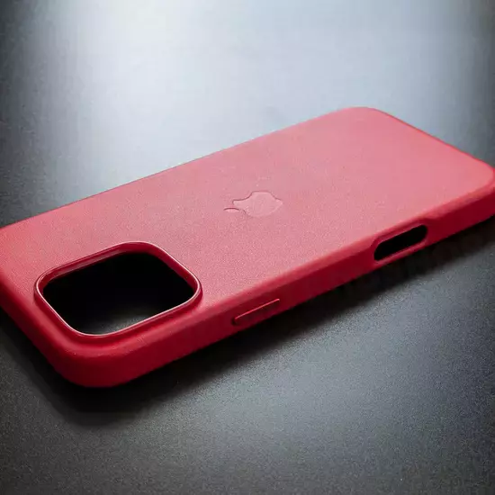 Чехол iPhone 16 Pro Max Leather Case (MagSafe) Red