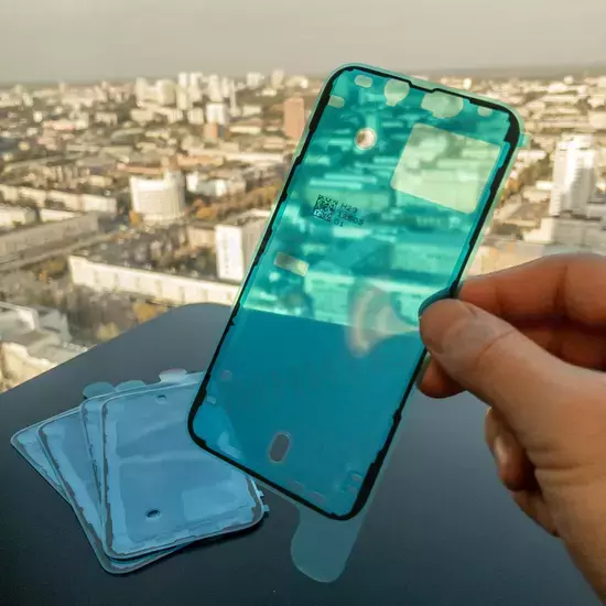 Пыле/Влагостойкая проклейка iPhone 13